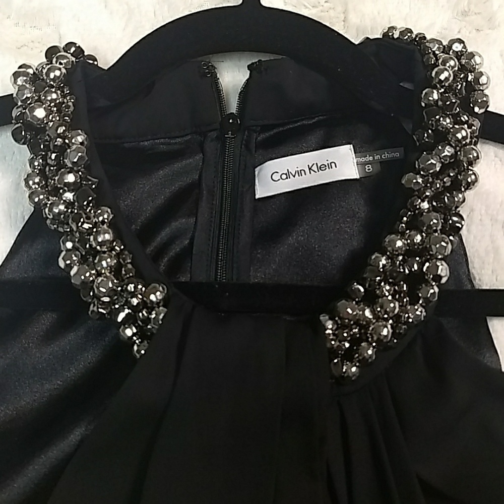 Dress - Picture 4 of 4